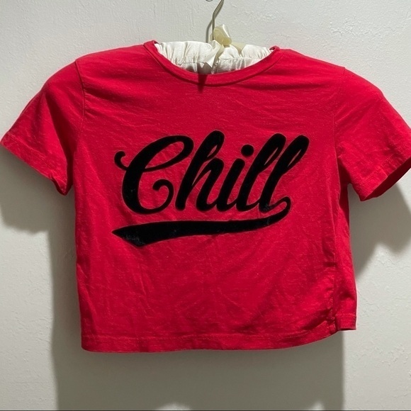 RIOT QUEEN Women’s Red CHILL Cropped Graphic Tee - Picture 1 of 8